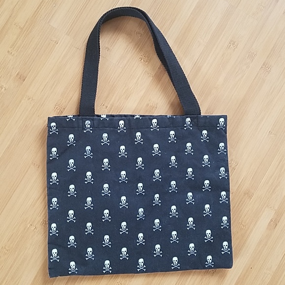 Handbags - Skull print tote